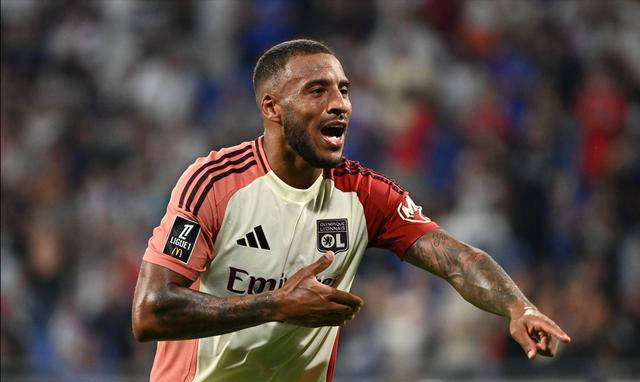 半岛体育官网首页-里昂主场不敌对手，遭遇连败危机的简单介绍