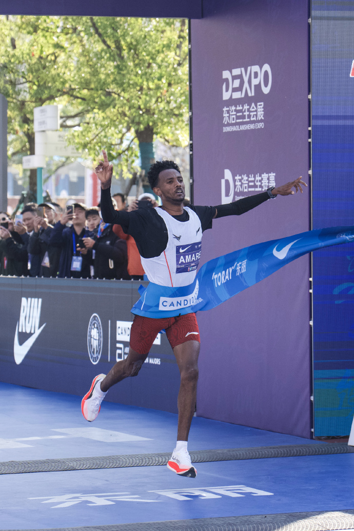 半岛体育网球-菲律宾运动员激情奔跑突破纪录